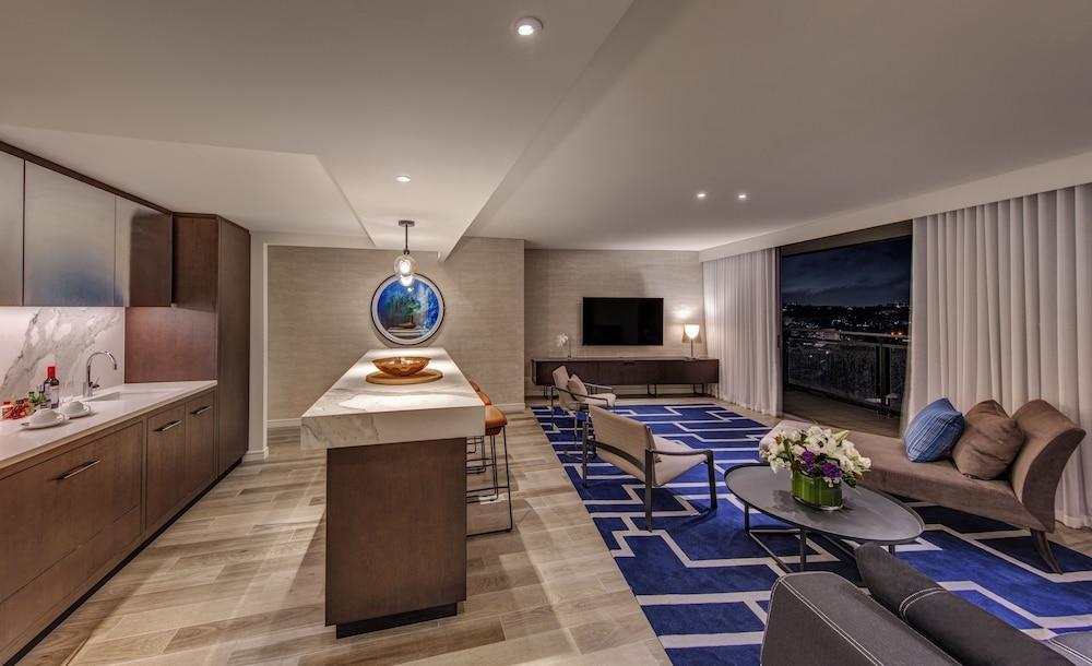 The Star Grand Hotel And Residences Sydney Exteriör bild A suite at the InterContinental Sydney