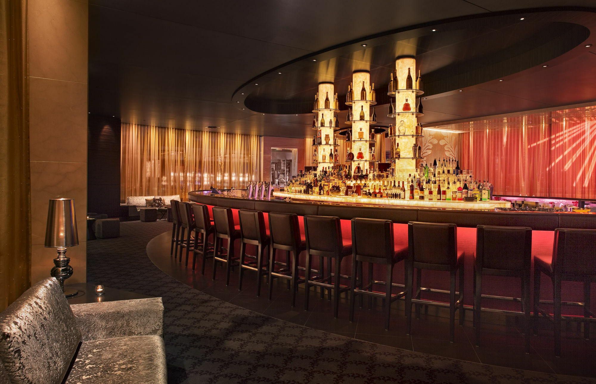 The Star Grand Hotel And Residences Sydney Exteriör bild The bar at the Mandarin Oriental, London