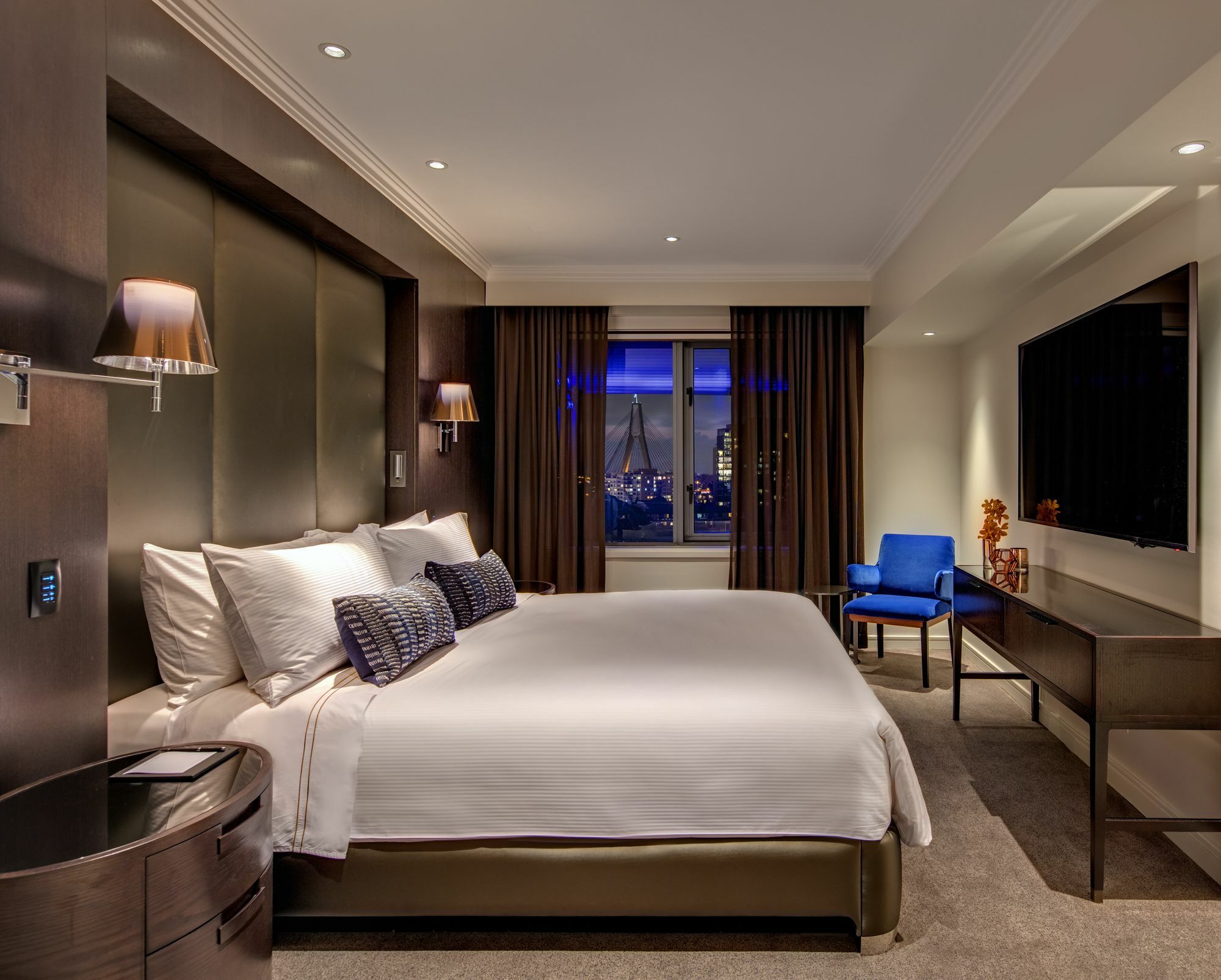 The Star Grand Hotel And Residences Sydney Exteriör bild A guest room at the Four Seasons Hotel